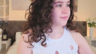 ariella_sol_2025-12-07_08-23-21_699