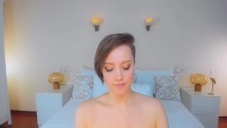 Enchanting Vixen And Her Sexually Bold Recording Live